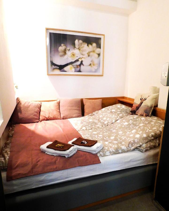 Wonder Deer Lux Apartment At The Parliament Self Check-In Boedapest Buitenkant foto